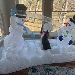 Inflatable Snowmen Throwing Snowball Christmas Winter Large Inflatable